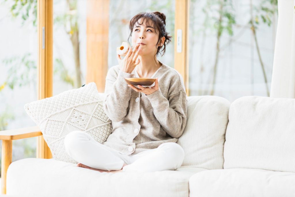 つい剥がしながら食べてしまう食べ物を以下よりすべて選んでください